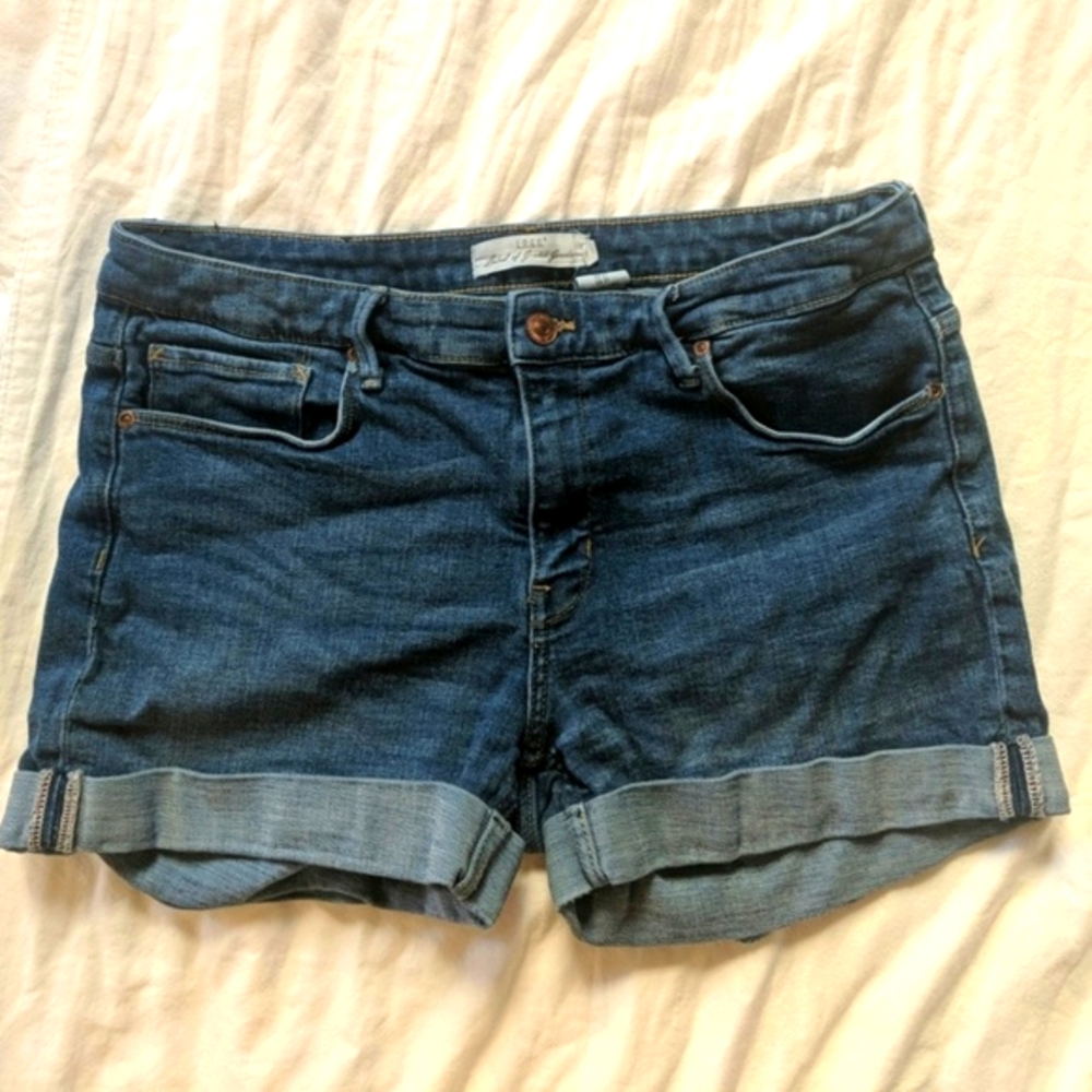 H&M L.O.G.G. Cuffed Jean Shorts Size 31